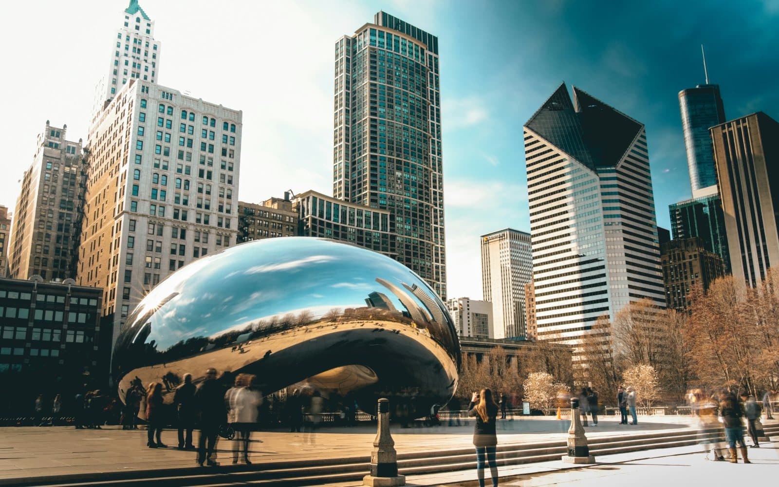 Cloud Gate and the Chicago skyline